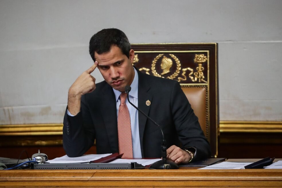 El presidente del Parlamento venezolano, Juan Guaidó, participa en una sesión hoy en el Palacio Federal Legislativo, en Caracas. / EFE