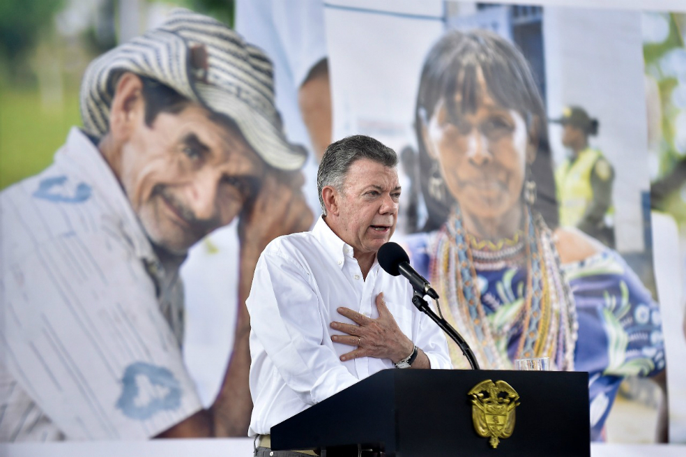 Iván Duque tiene la llave para pactar cese bilateral con el Eln, dice Santos