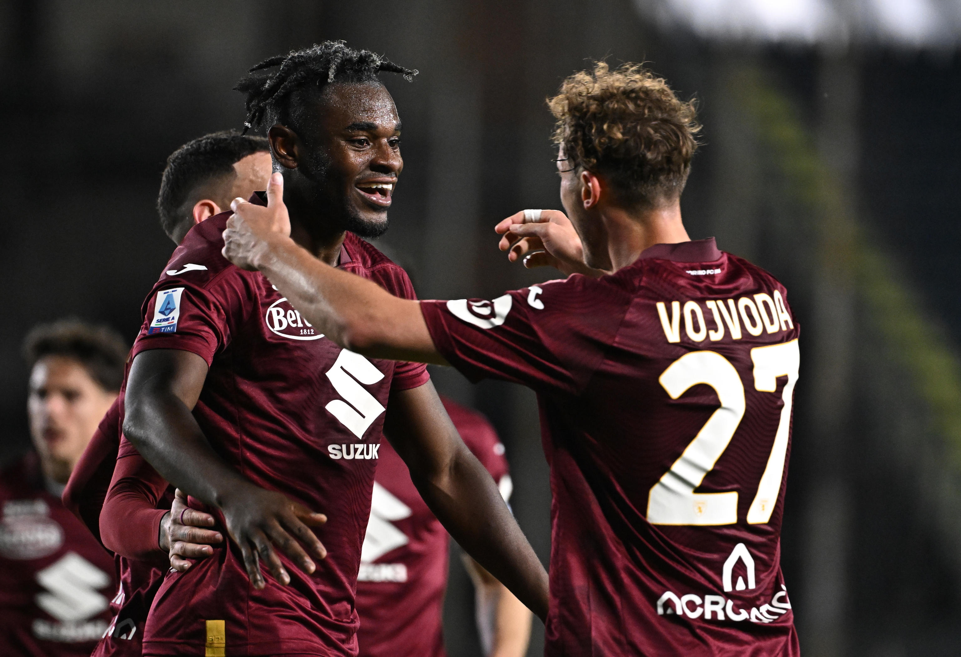 Doblete de Duván Zapata en la derrota del Torino, en Italia