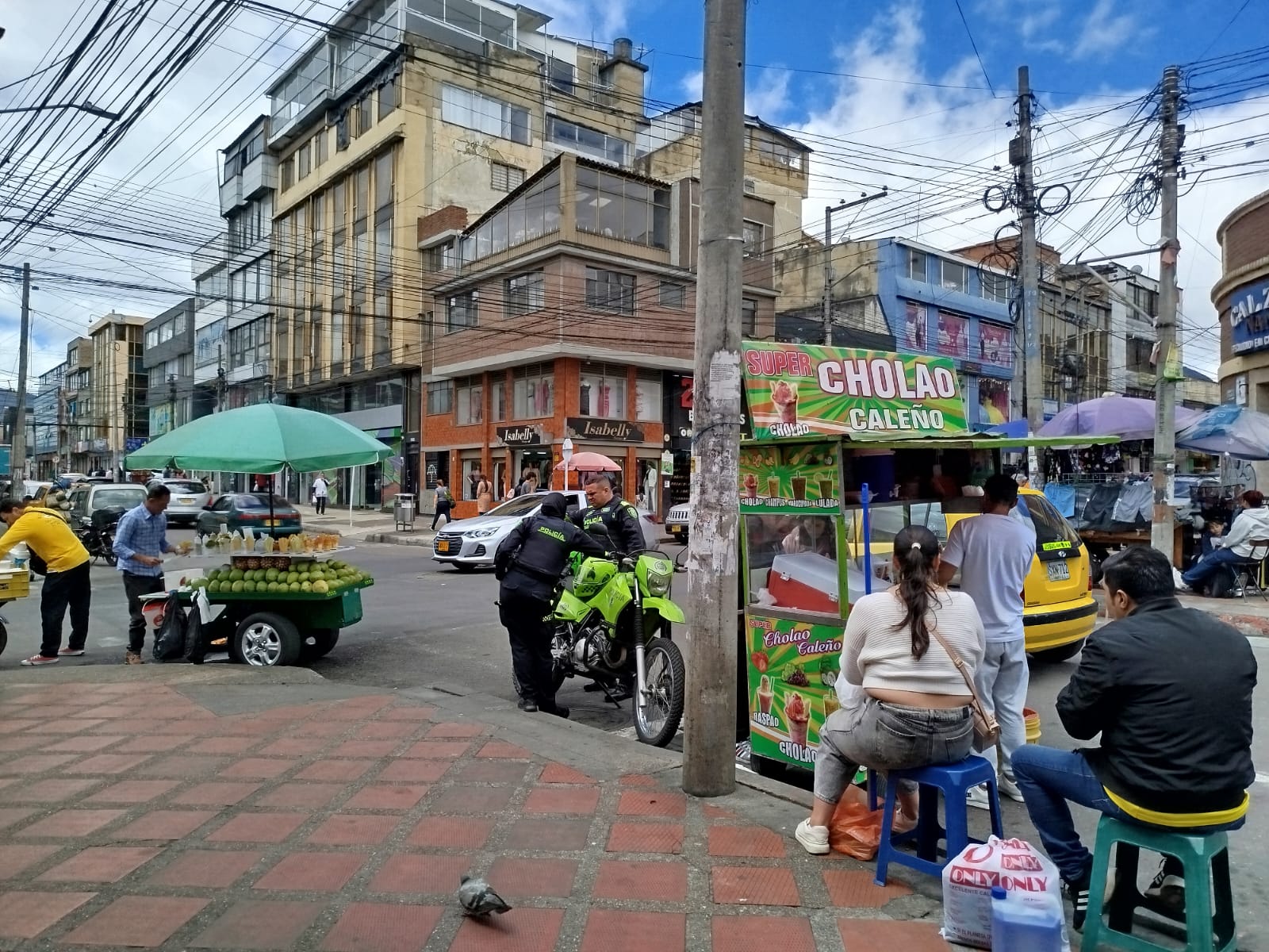 Comerciantes del Restrepo cuestionan los controles de la Alcaldía Local