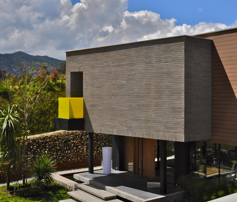 Casa de Medellín de J Balvin.