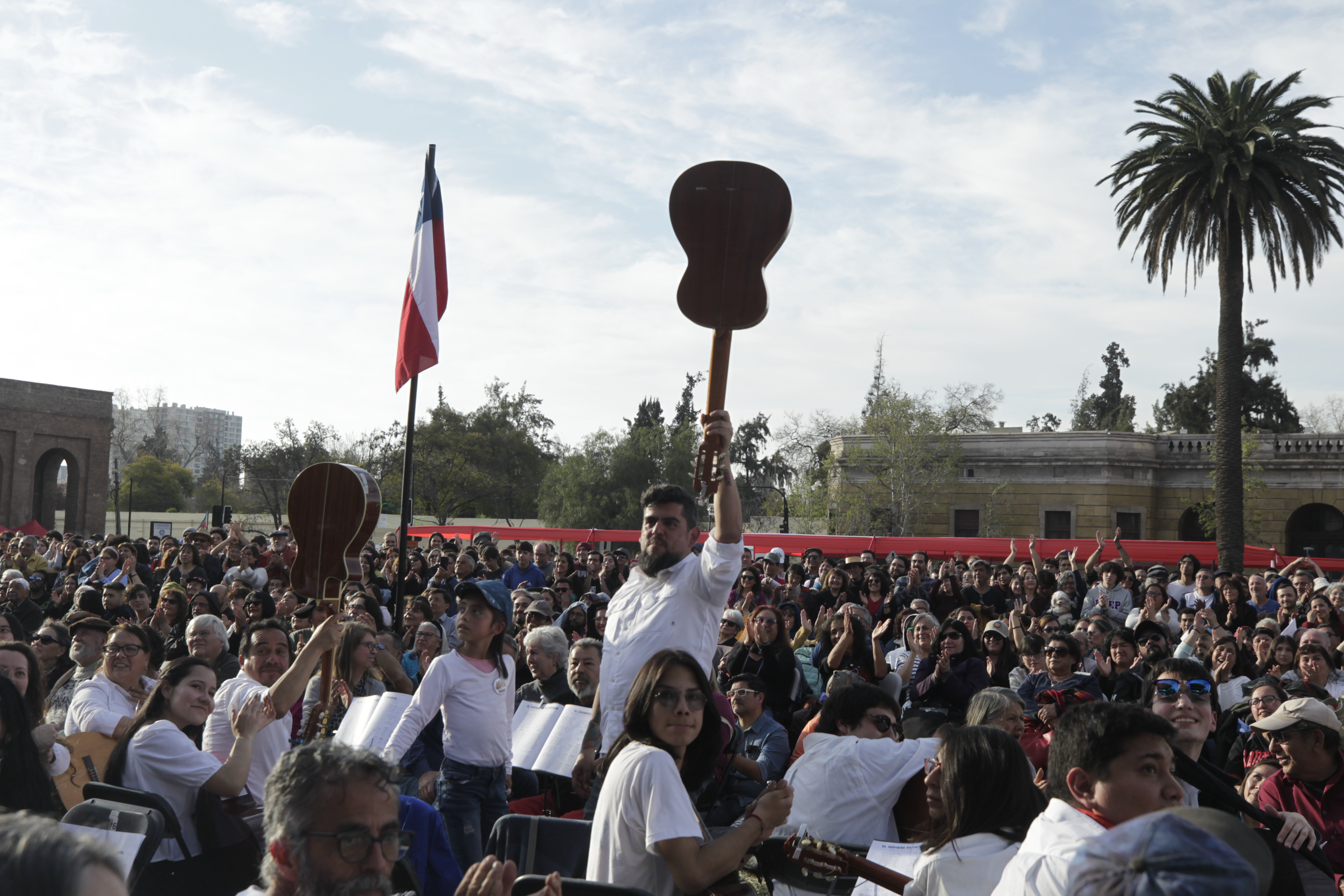 No paran los homenajes en Chile: Víctor Jara, el cantor que no se calla