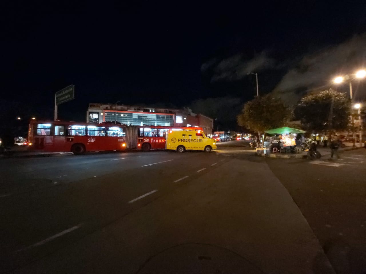 Paso restringido en la Av. Suba con Calle 100, por choque de Trasmilenio