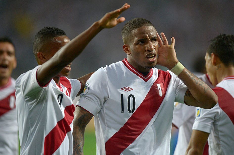 Perú derrotó a Chile sobre la hora