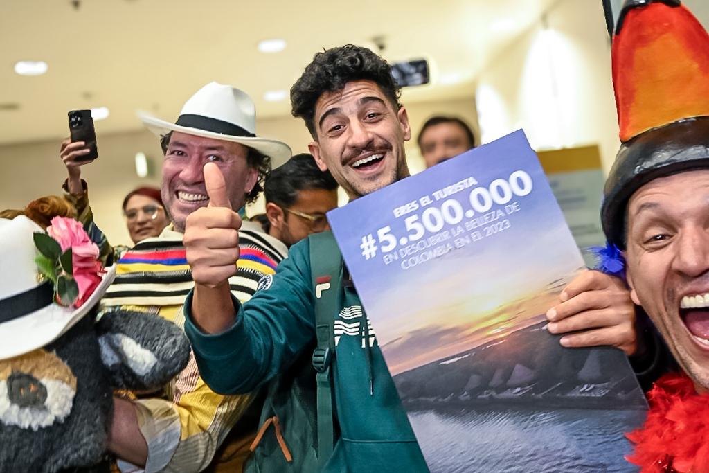 Cifra histórica: ¡Llegó a Colombia el turista número 5.500.000 de 2023!
