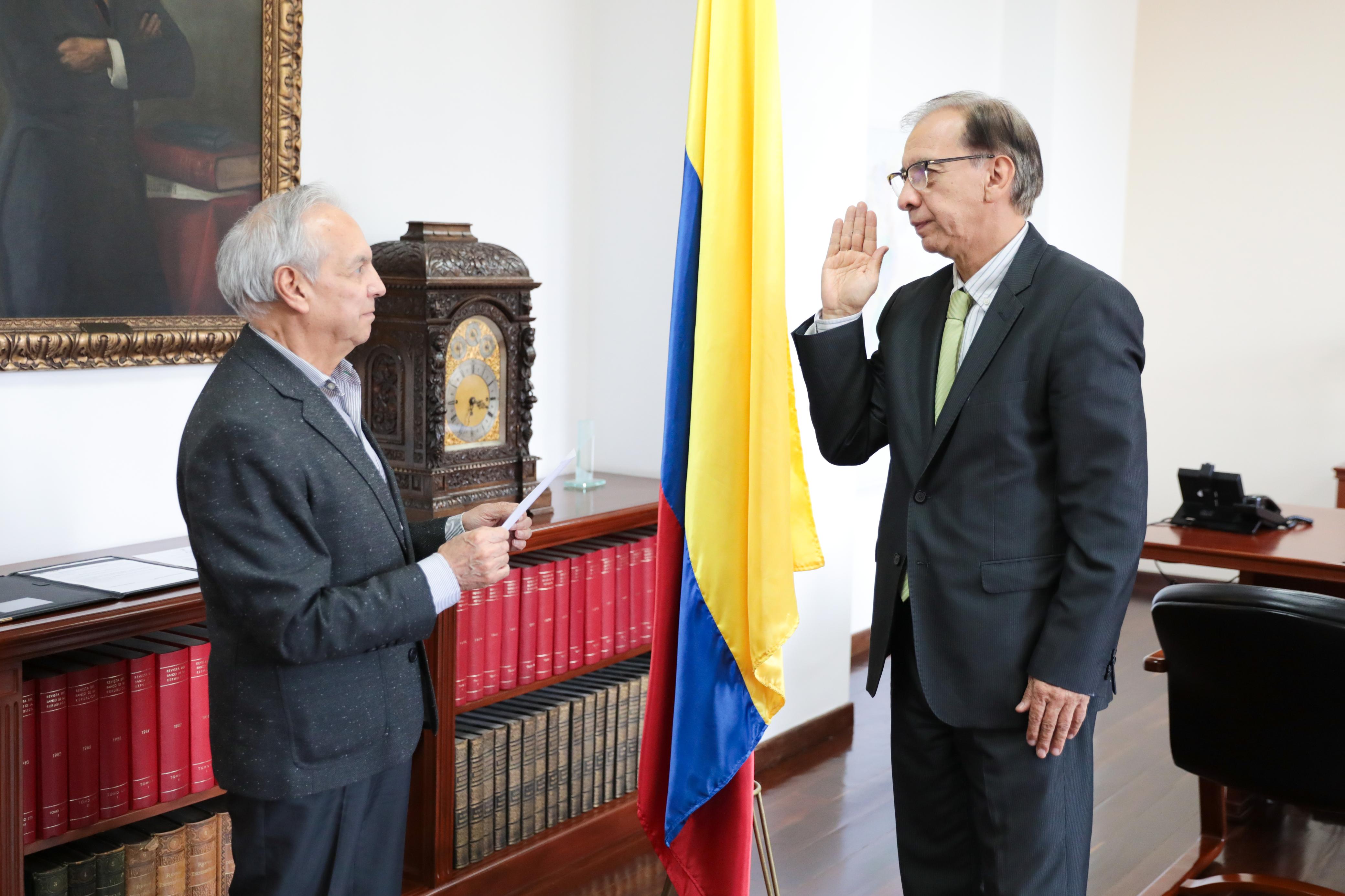 Tomó posesión el nuevo director de la DIAN, Jairo Orlando Villabona: ¿quién es?