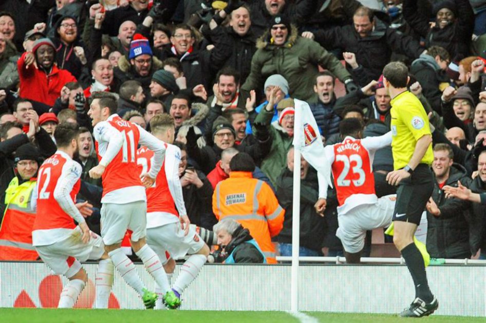 Arsenal venció a Leicester y continúa en la pelea por la Premier