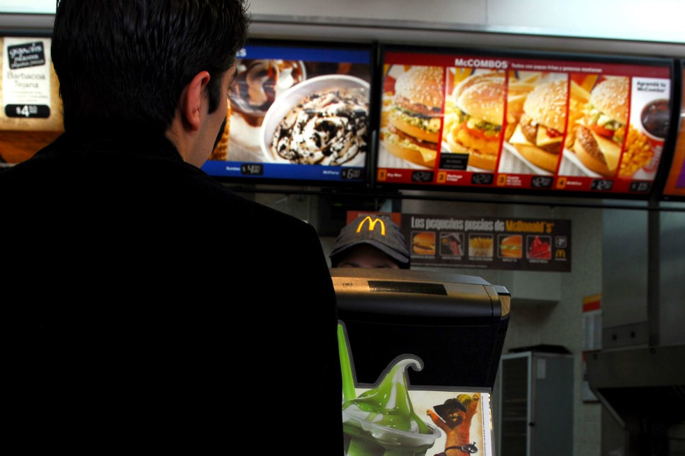Abrir un local de Mc Donalds costaría más que la nómina mensual de los senadores de la República