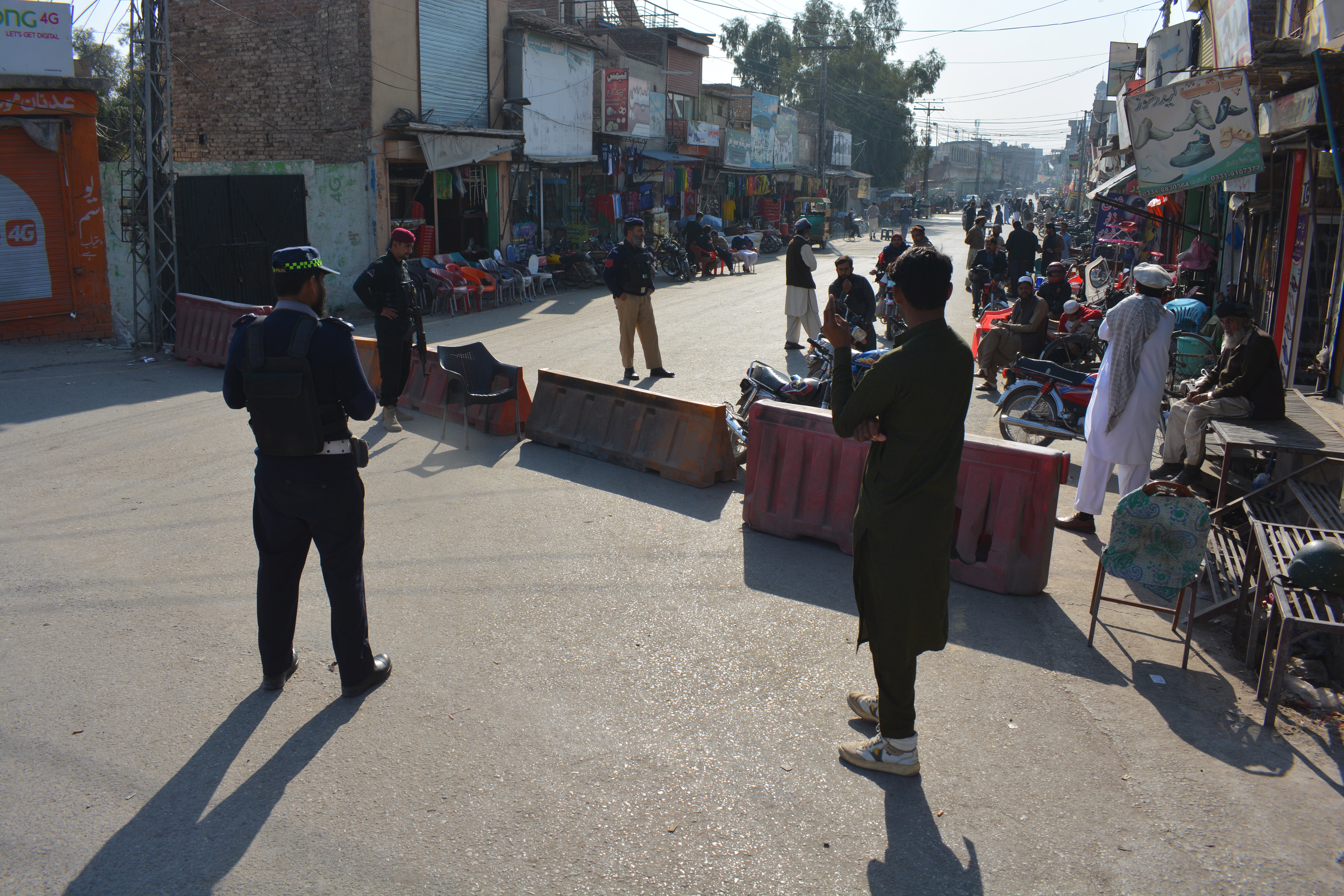 Con 33 secuestradores muertos termina toma de rehenes en Pakistán
