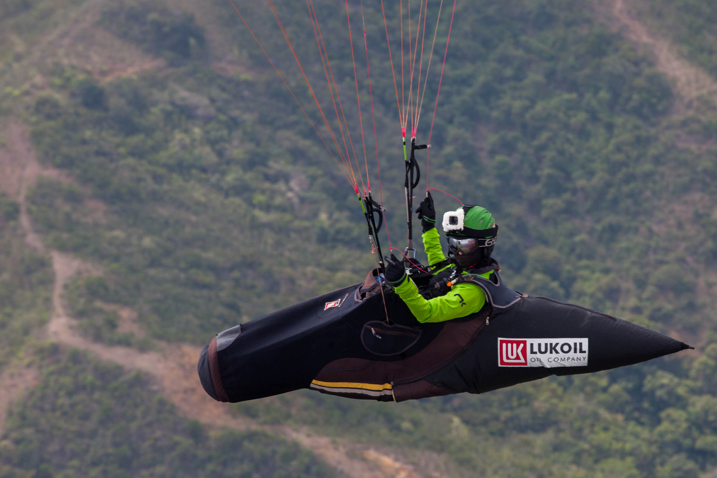 Vista del Valle del Cauca desde la optica de uno de los pilotos participantes de la Superfinal Paragliding World Cup durante el primer día de competencia. La prueba, que se vuela primera vez en Colombiallenará los cielos colombianos hasta el 26 de enero de 2013. En la SPWC participan los 140 mejores pilotos del mundo provenientes de 32 paises. Foto: Federico Rios
