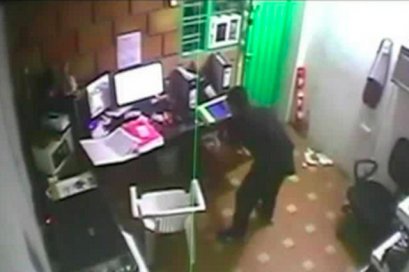 A plena luz del día y sin afán, ladrón se robó una caja fuerte
