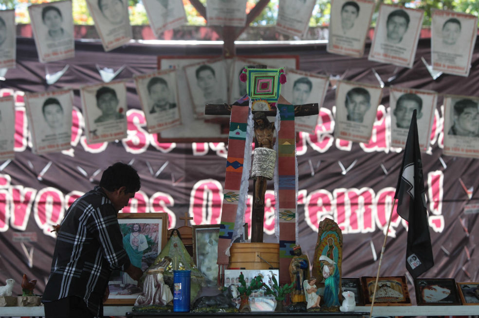 Expertos de Ayotzinapa, también fueron espiados