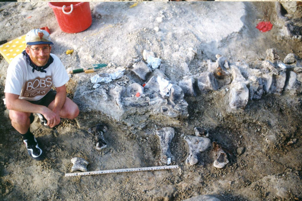 Investigadores descubren la huella de dinosaurio más grande jamás encontrada