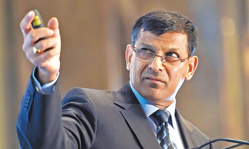 Para Raghuram Rajan, el Gobierno debe garantizar la prestación de los servicios públicos. / AFP