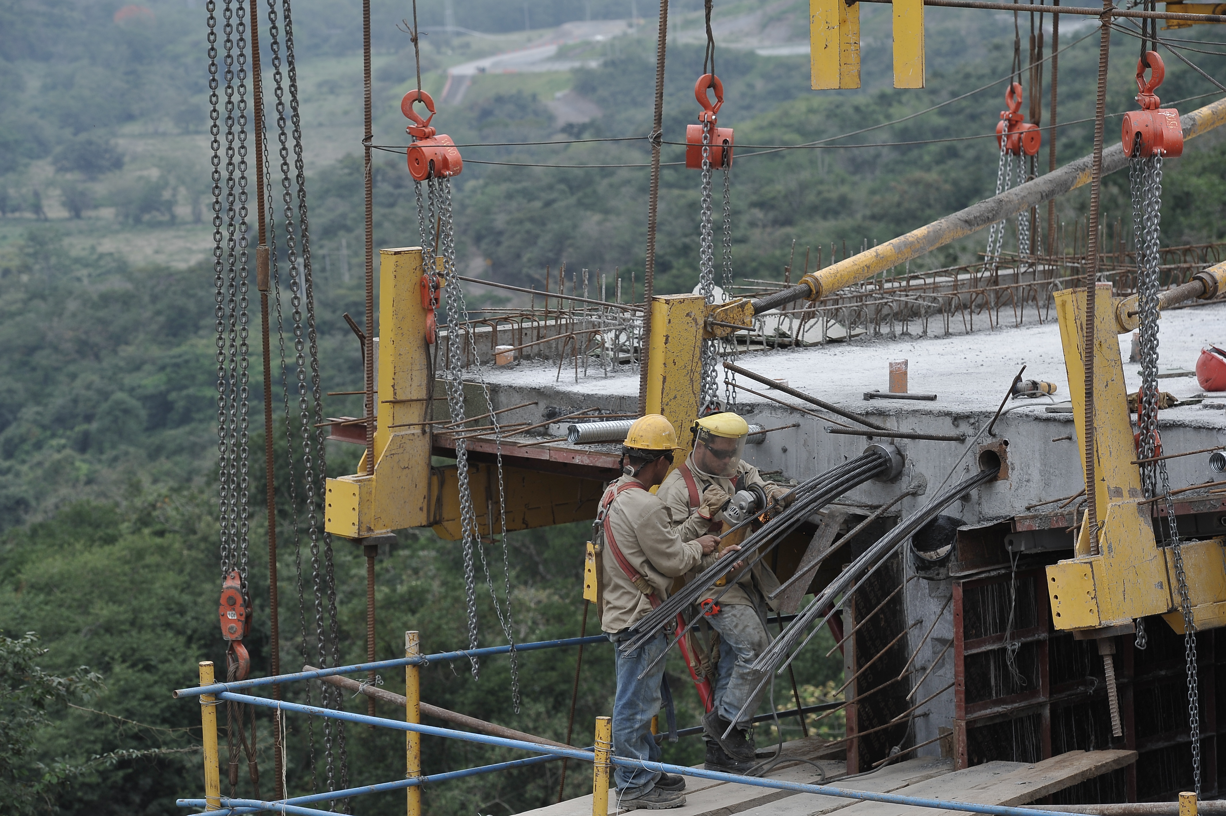 Obras de la Ruta del Sol sector 1: Tramo Villeta, Guaduas, Puerto Salgar.