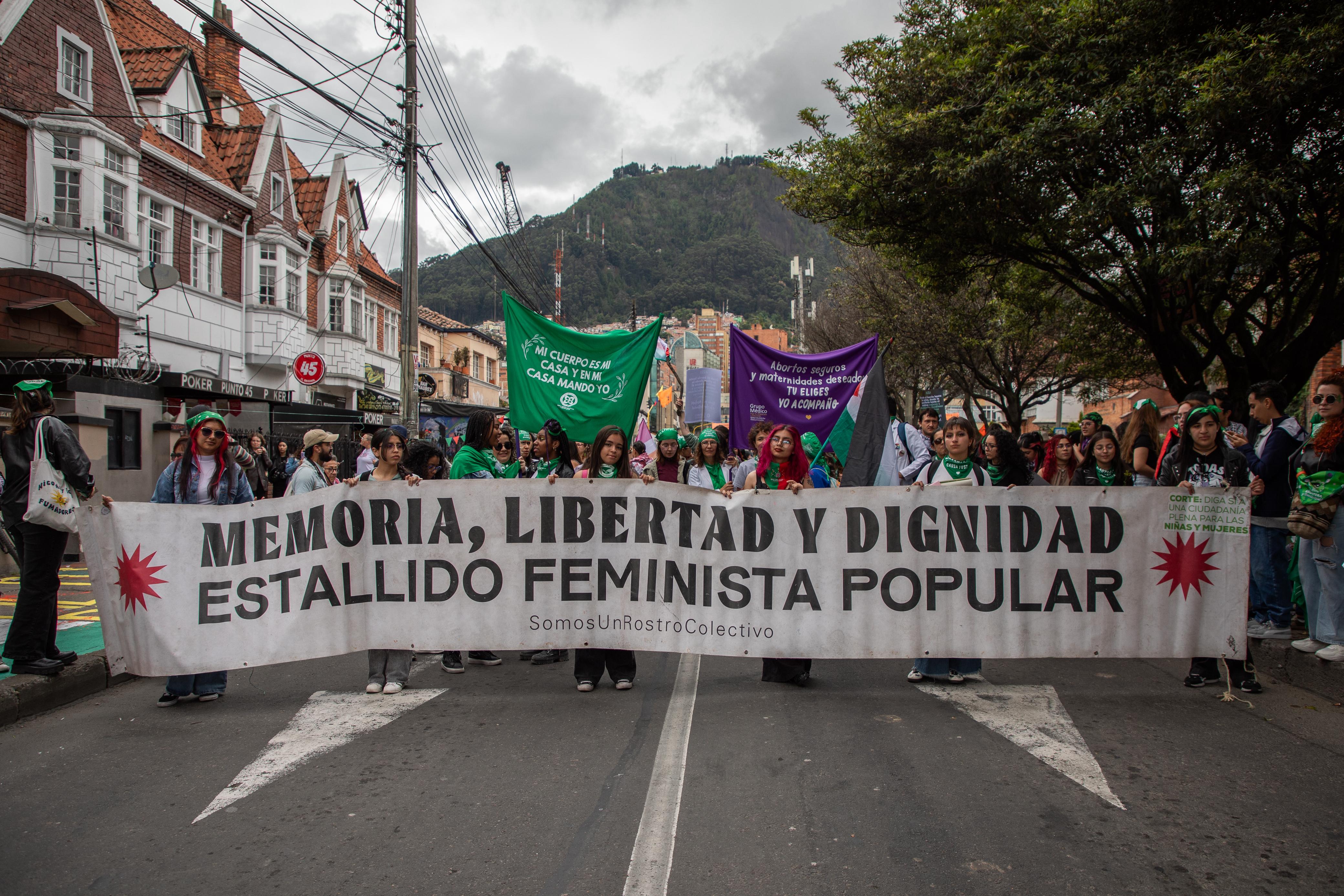 Las mujeres y personas gestantes marchan por un futuro donde se garantice el acceso a servicios de salud sexual y reproductiva de forma segura y gratuita.