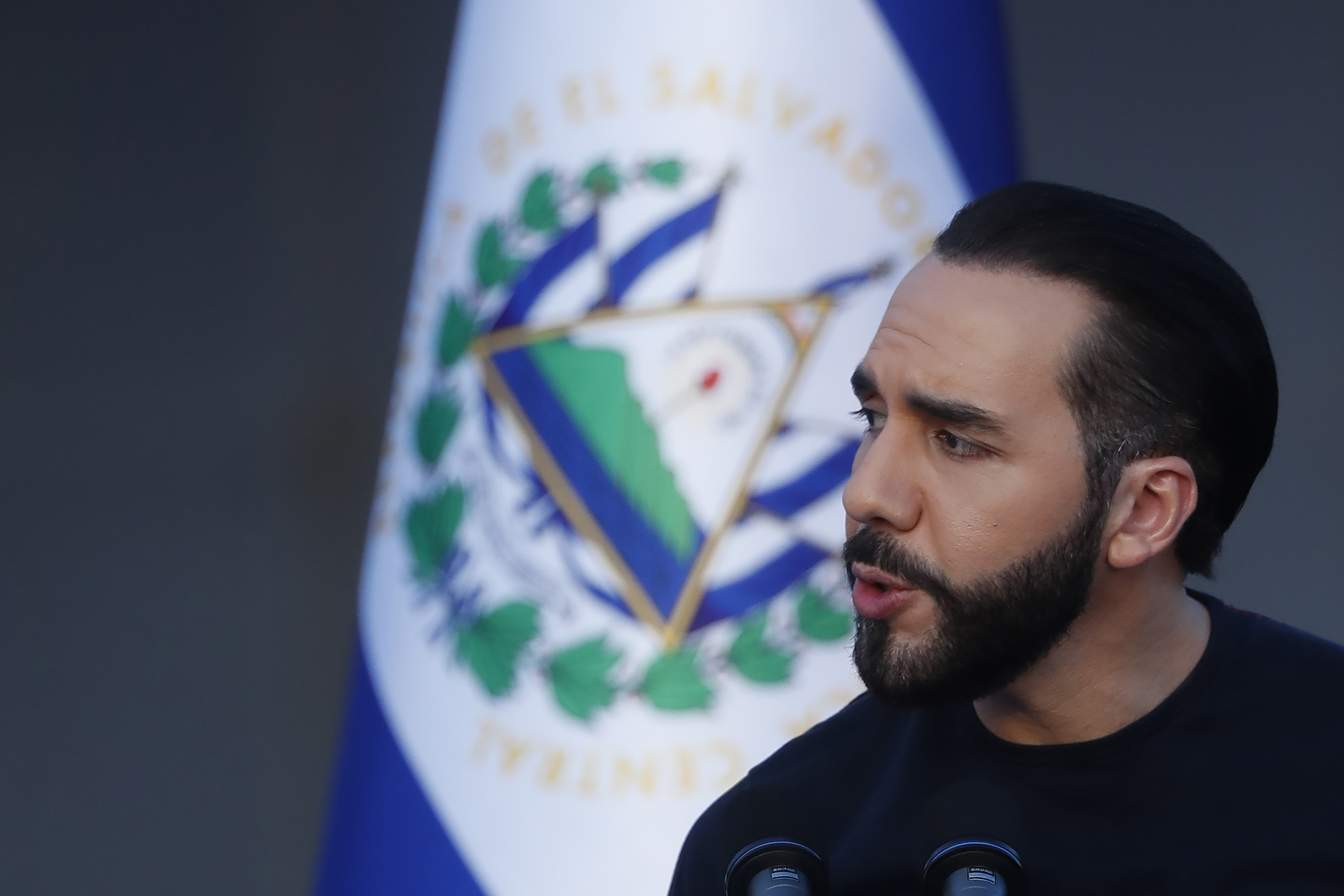 Bukele prometió no postularse para un tercer mandato, según la revista TIME