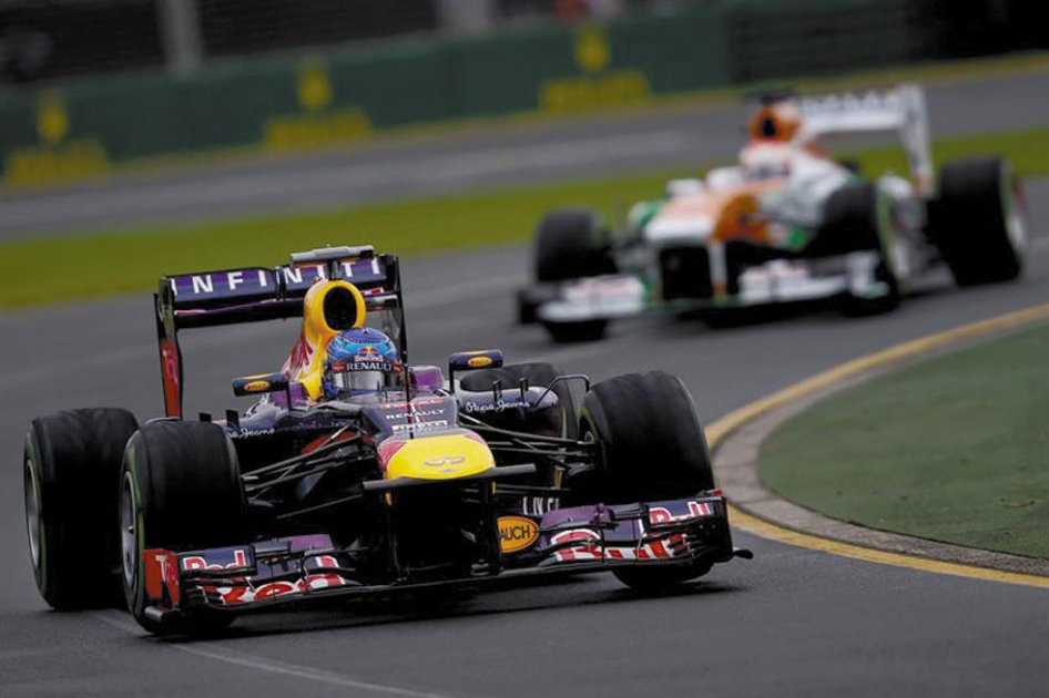 Vettel logra la primera ‘pole’ del año