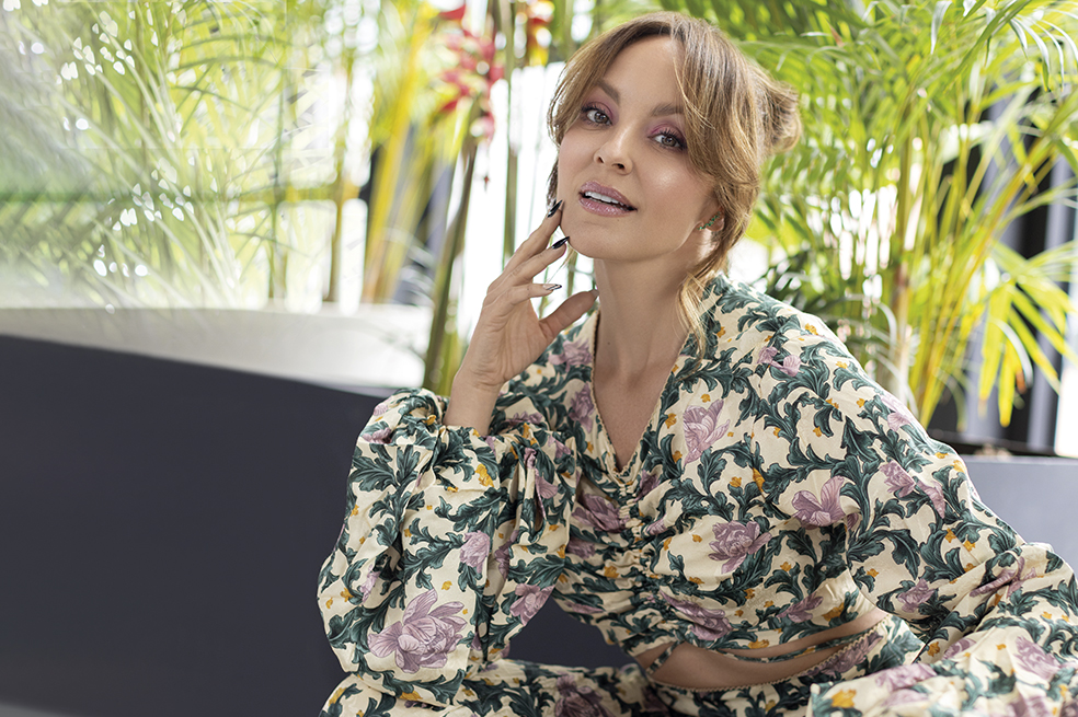 ¡Recién despertada! Carolina Gómez sorprende con nuevas fotos sin maquillaje