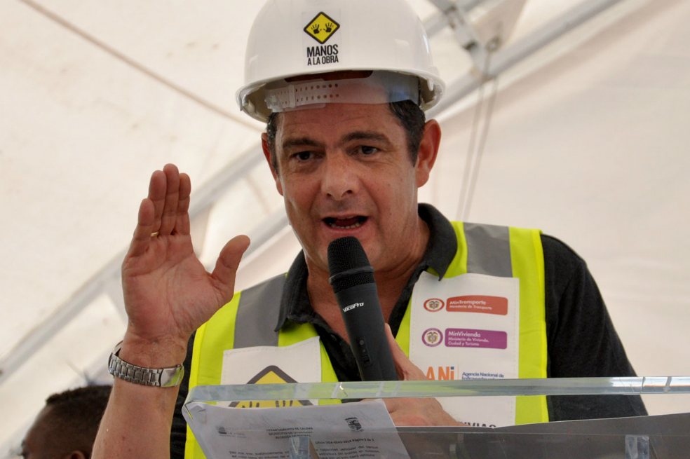 Así fue que Vargas Lleras colgó el casco 