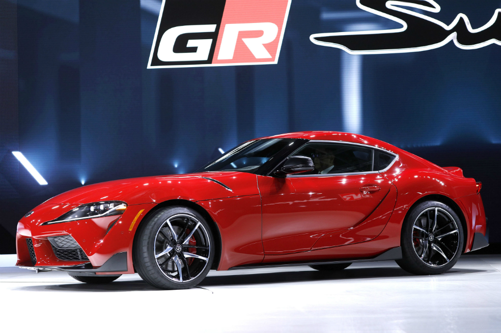 Fabricantes de automóviles reviven modelos icónicos para competir con nuevas marcas