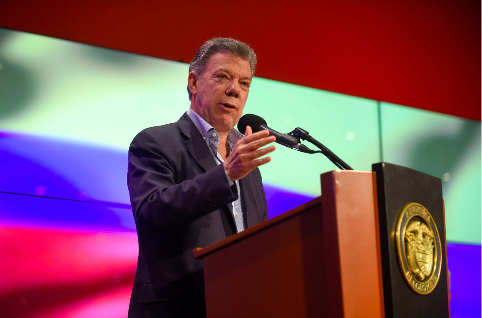 Santos niega estar bloqueando venta de medicamentos a Venezuela