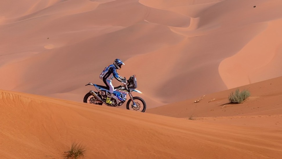 Francisco Álvarez, motociclista colombiano en el Rally Dakar.