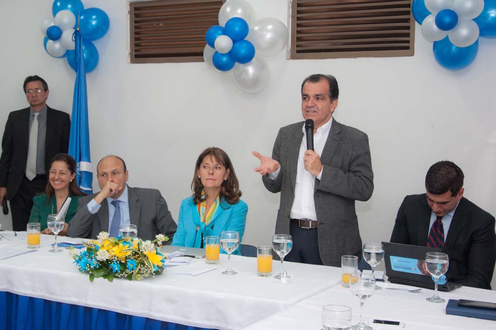 Conservadores encarrilan la maquinaria