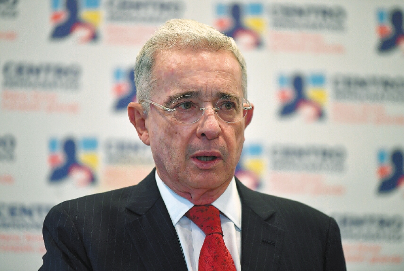 Se reactiva caso Uribe: su futuro está entre la preclusión o un juicio histórico