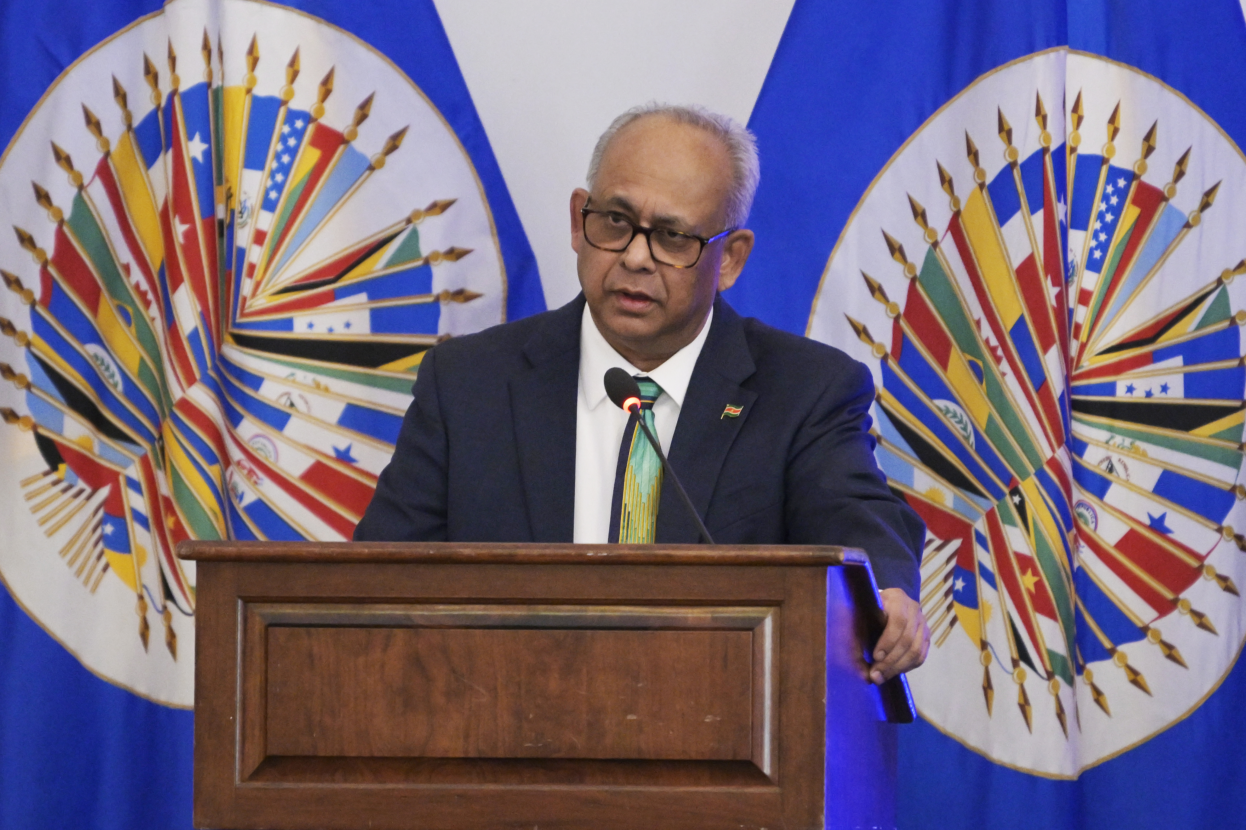 El nuevo líder de la OEA enfrenta un dilema con Venezuela