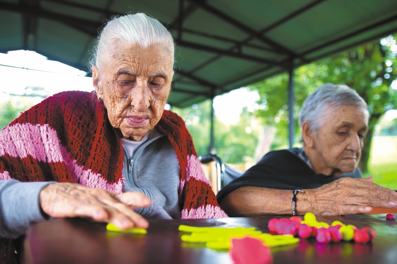 Abren convocatoria para artistas y artesanos mayores de 70 años: así puede aplicar
