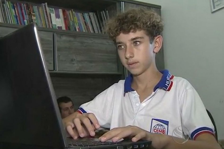 Estudiante más joven de la carrera de medicina en Brasil es un niño de 14 años