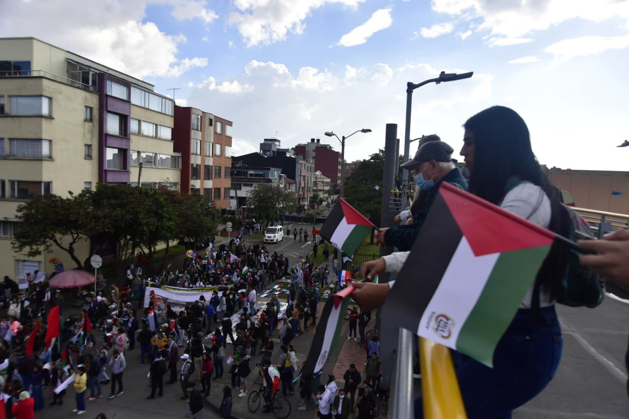 Este 7 de octubre, junto a la Embajada de Estado Unidos en Bogotá, hubo manifestaciones a favor de Palestina.