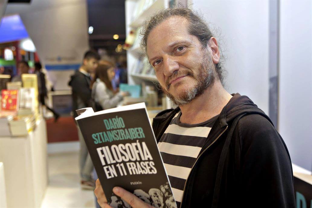 «Filosofía en once frases», el libro que lleva el canon filosófico a la calle