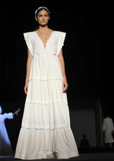 Paola Arango inauguró Cali Distrito Moda 2023 con su pasarela Bienaventuranza