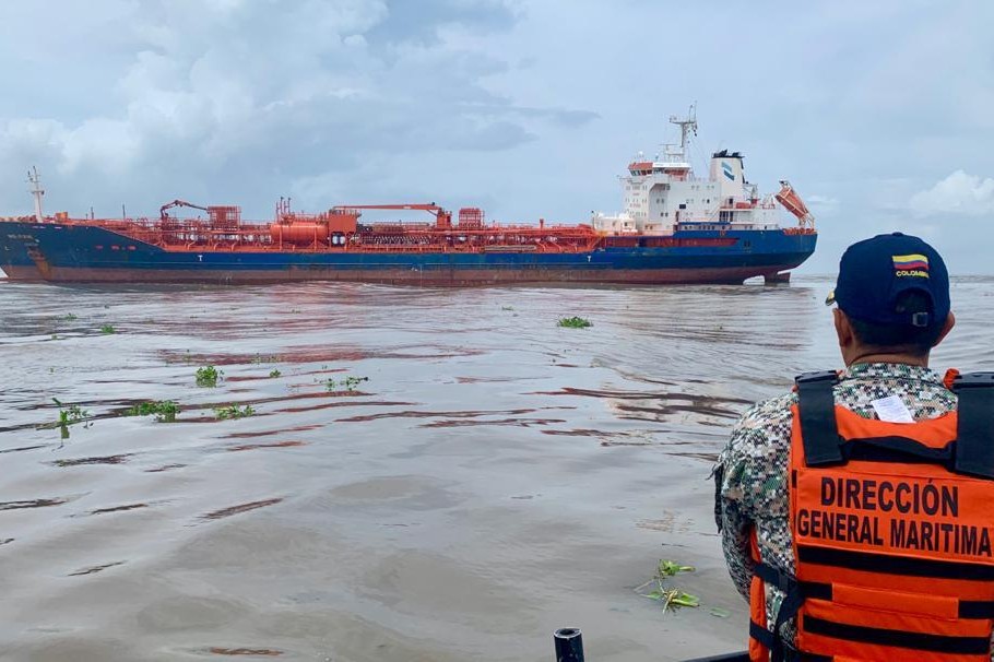 A Barranquilla llegarán dos embarcaciones internacionales para desencallar buque
