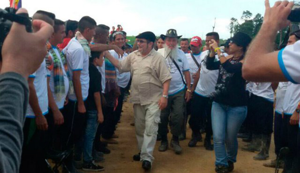 Timochenko denuncia sobrevuelo sin autorización a Zona Veredal de Tibú