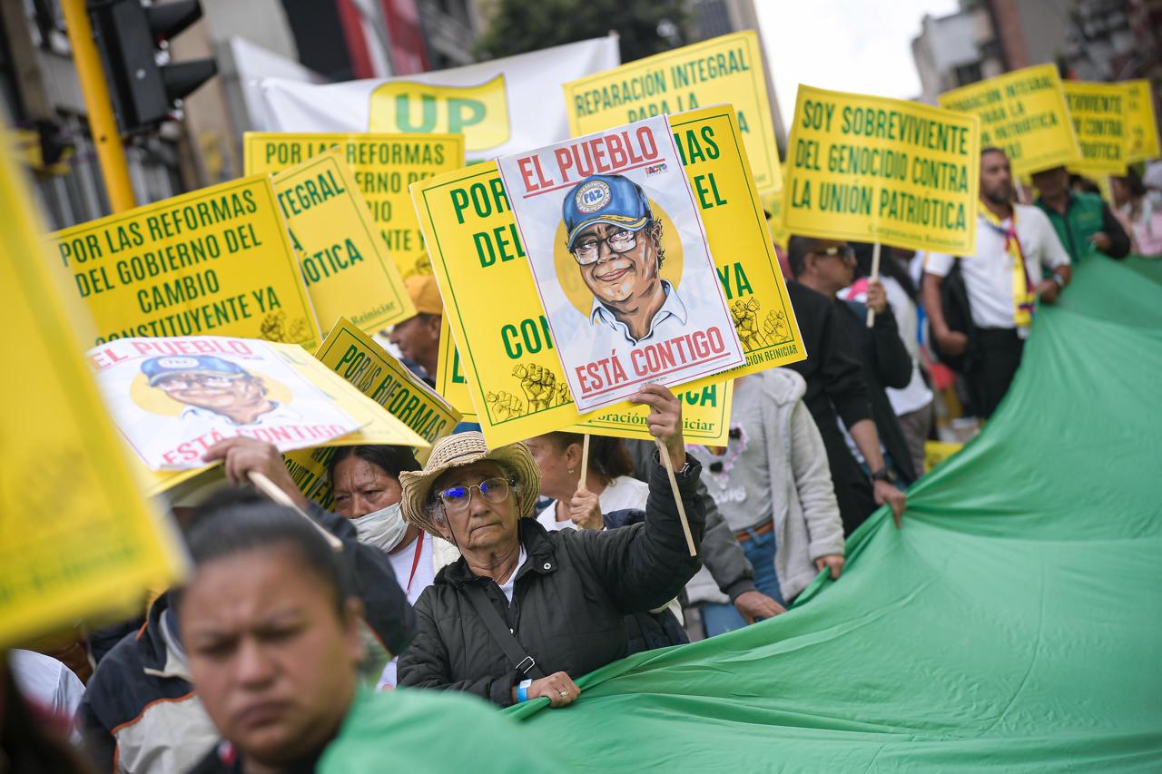 Partidos políticos, como la Unión Patriótica, se unieron a la movilización por el Día del Trabajo.