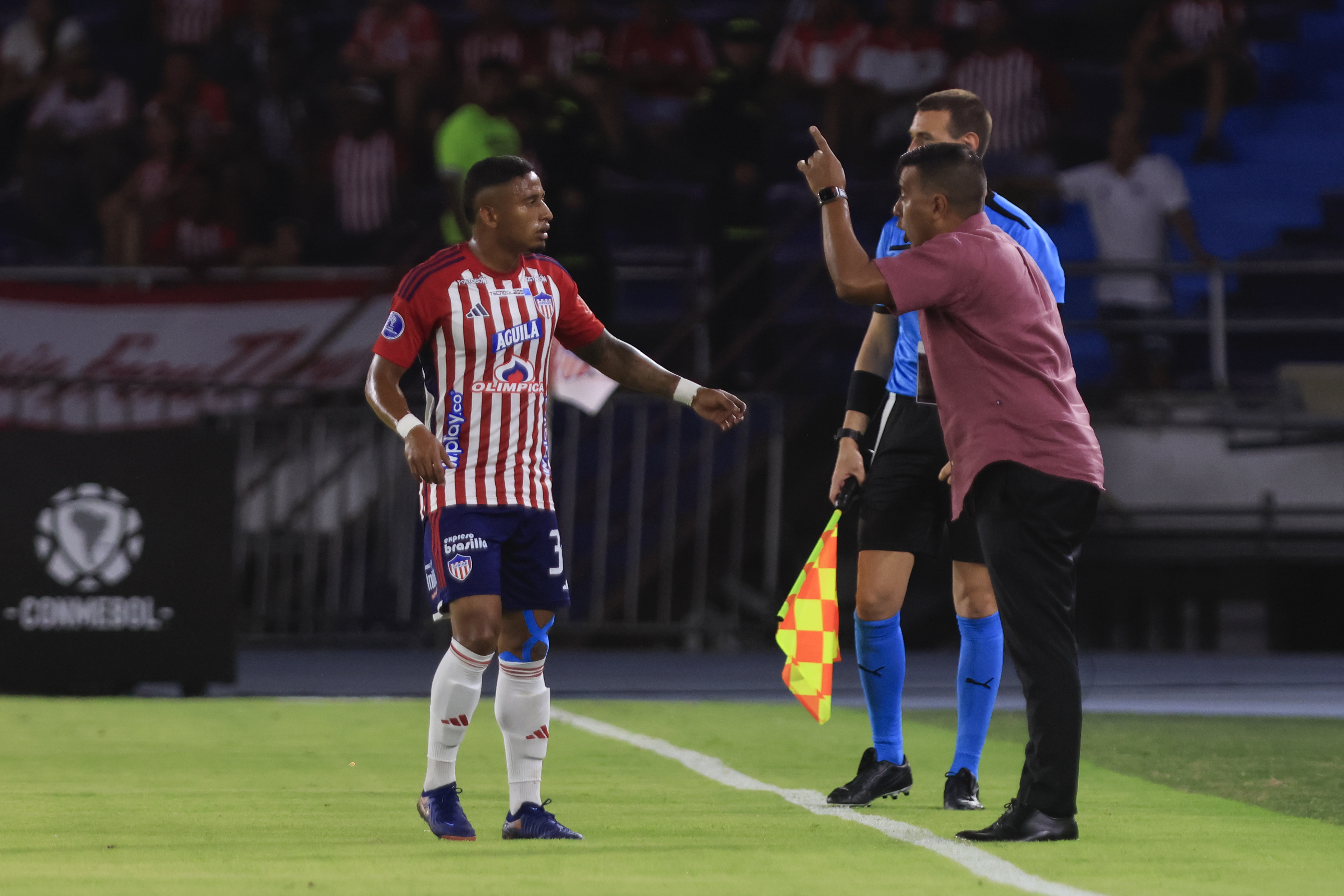“Hubo hasta puños”: está picante la interna de Junior, fuerte relevación de Farías