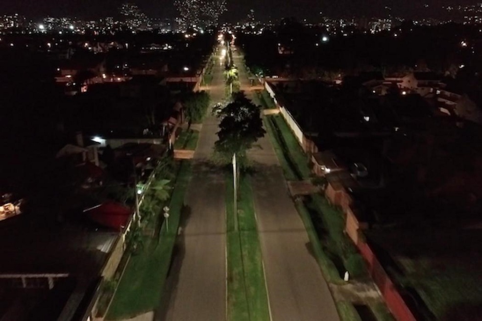 Modernizan alumbrado público del barrio San José de Bavaria, en Suba