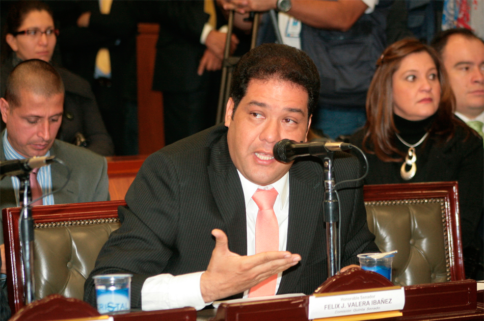 Pelea de minorías por elección de mesa directiva de Senado