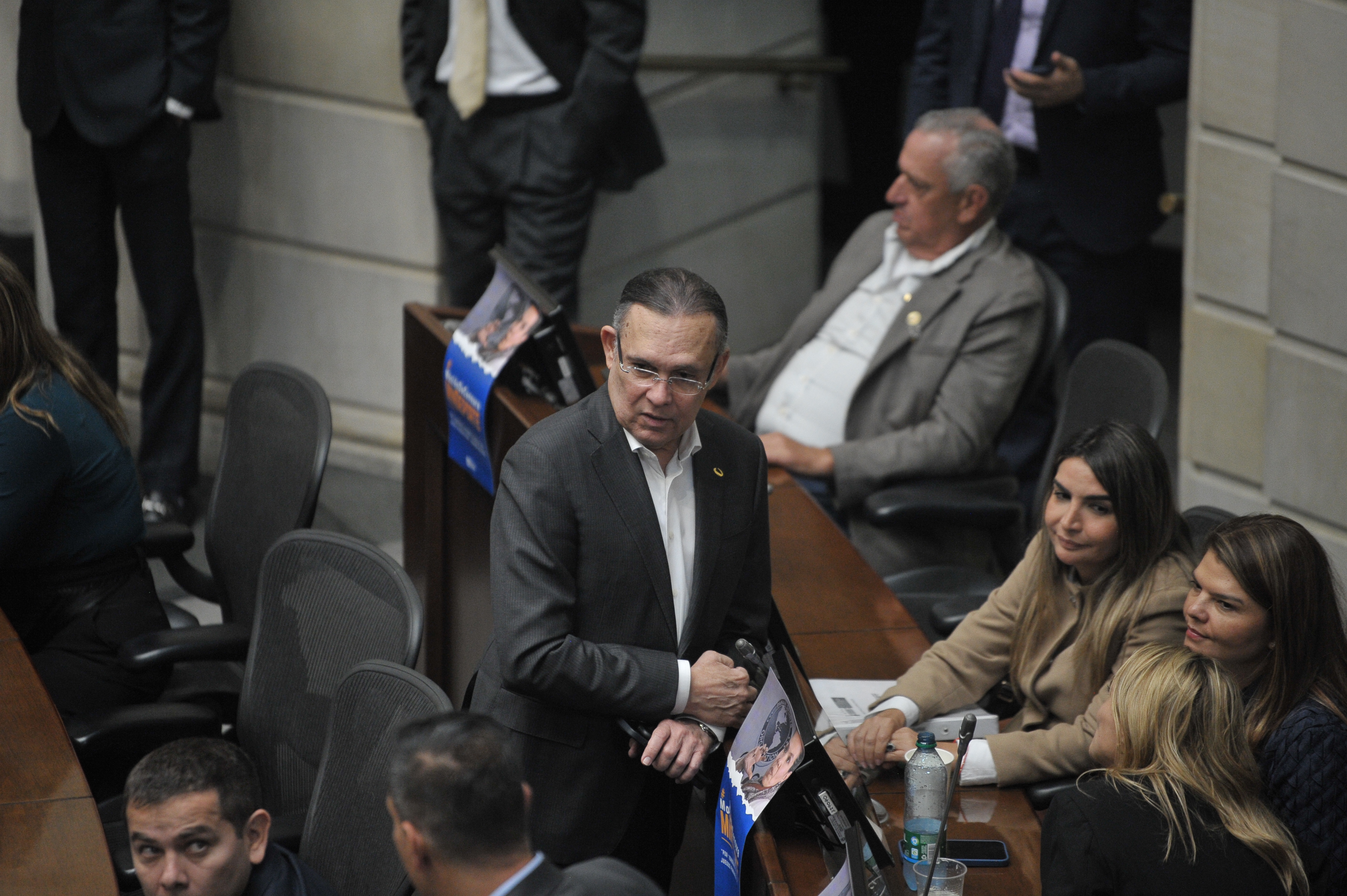 Senado sesionará semipresencial por escasez de combustible: “hay congresistas atrapados”