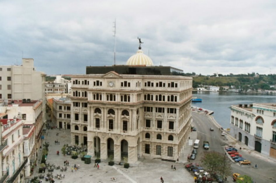 Cuba espera sobrepasar cifra récord de turistas en 2015 y aumentar ingresos