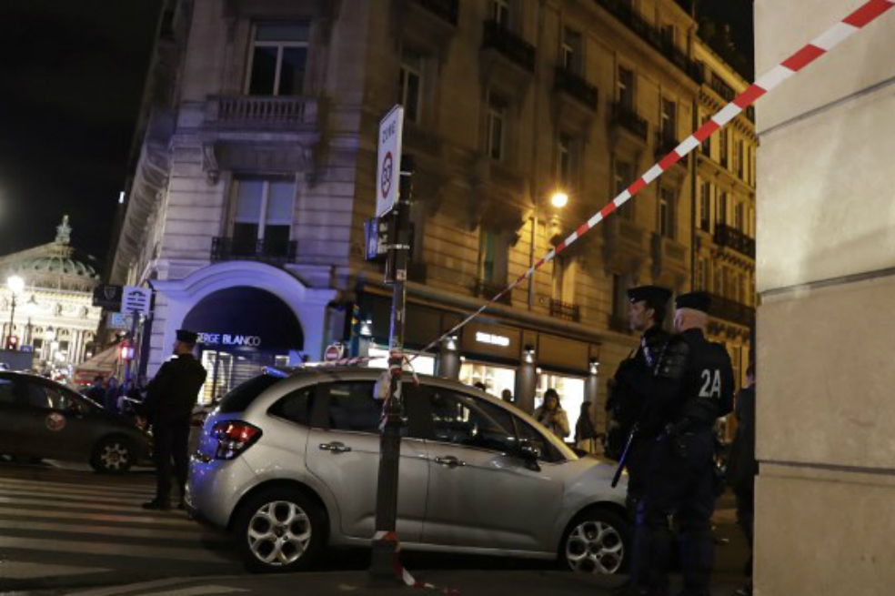 Agresión con cuchillo en centro de París deja una persona muerta