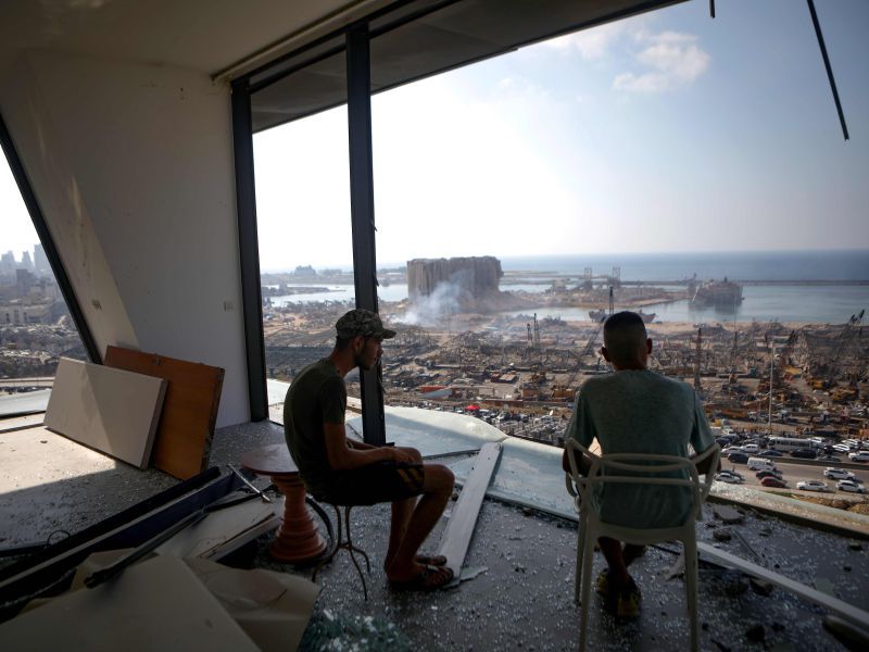 Cientos de edificios quedaron semidestruidos por la explosión en Beirut, que destruyó la mitad de la ciudad.
