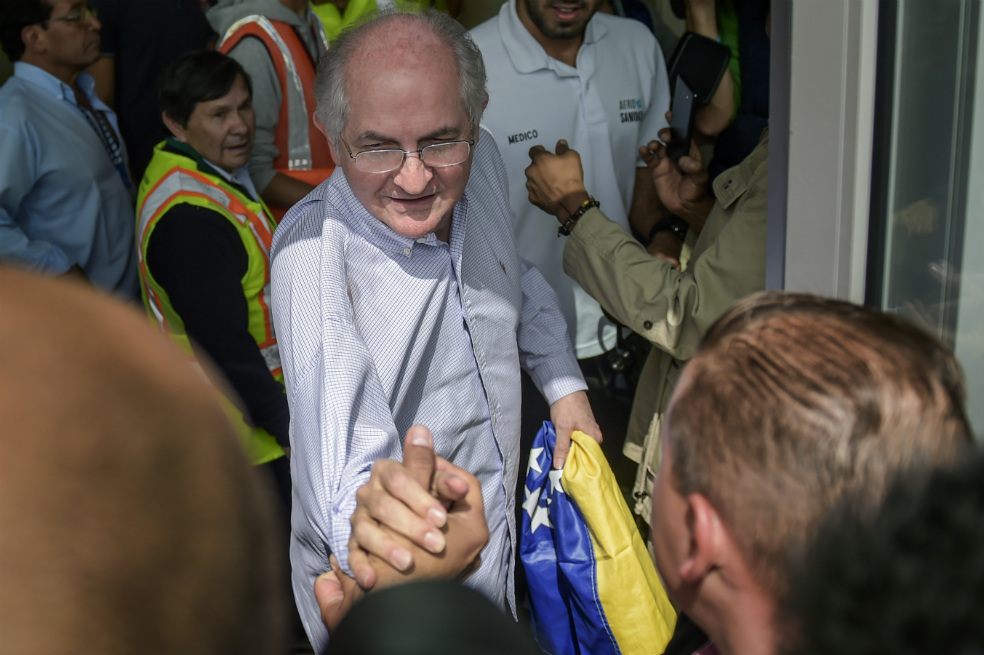 Venezuela emite orden de arresto contra Antonio Ledezma; buscará su extradición