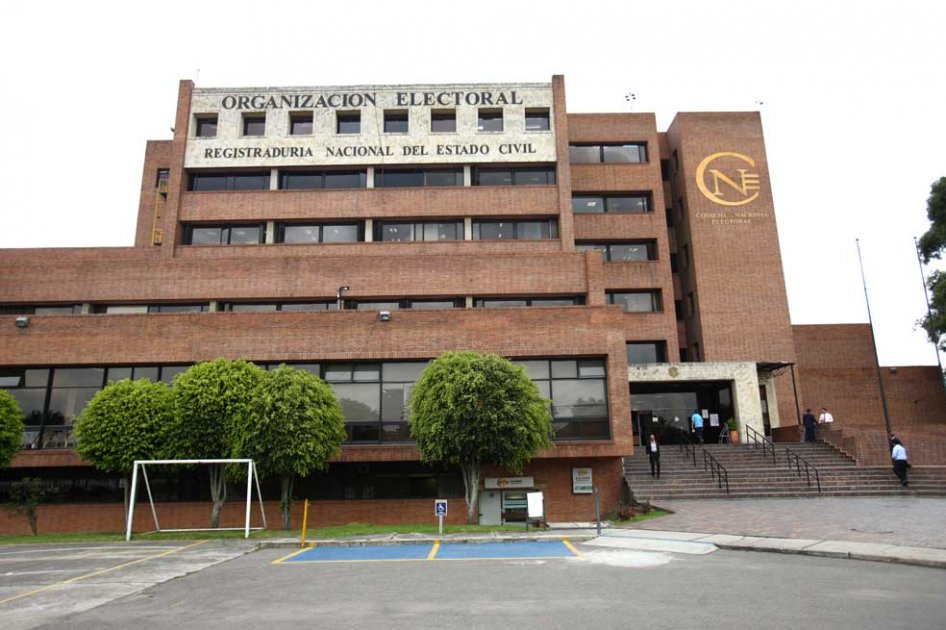 Congresistas no están inhabilitados para aspirar a la Presidencia: CNE