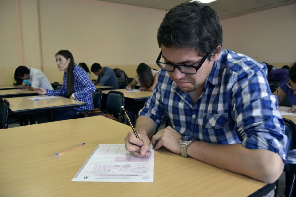 Ciudad china usa drones en clase para evitar que estudiantes se copien en exámenes