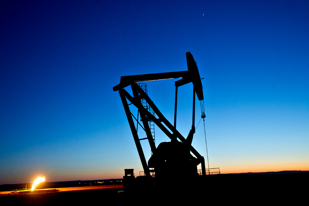 Precandidatos presidenciales listos a meter mano al sistema de regalías petroleras