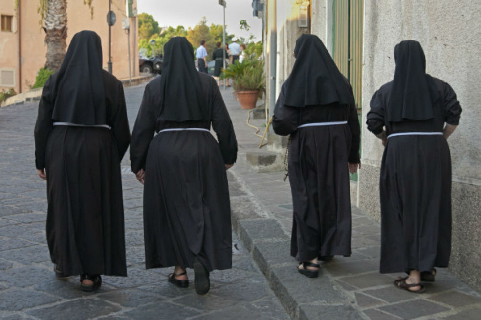 Orina de monja, el secreto de la droga para la fertilidad